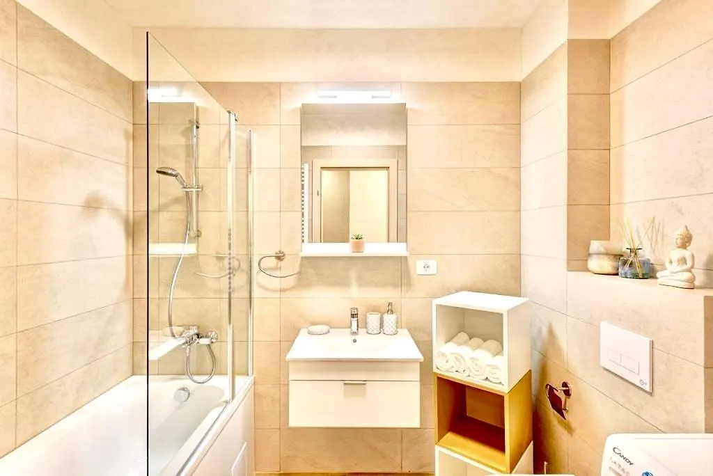 Apartment Nice Smaranda Bucharest